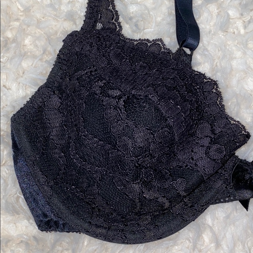 Vintage Victoria’s Secret Bra - Picture 2 of 7